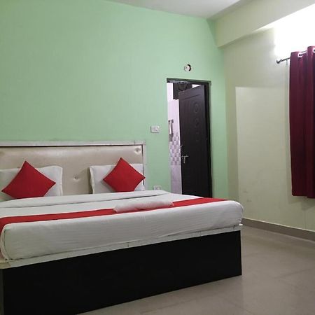 فاراناسي Hotel Yug Residency المظهر الخارجي الصورة