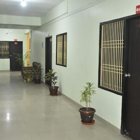 فاراناسي Hotel Yug Residency المظهر الخارجي الصورة