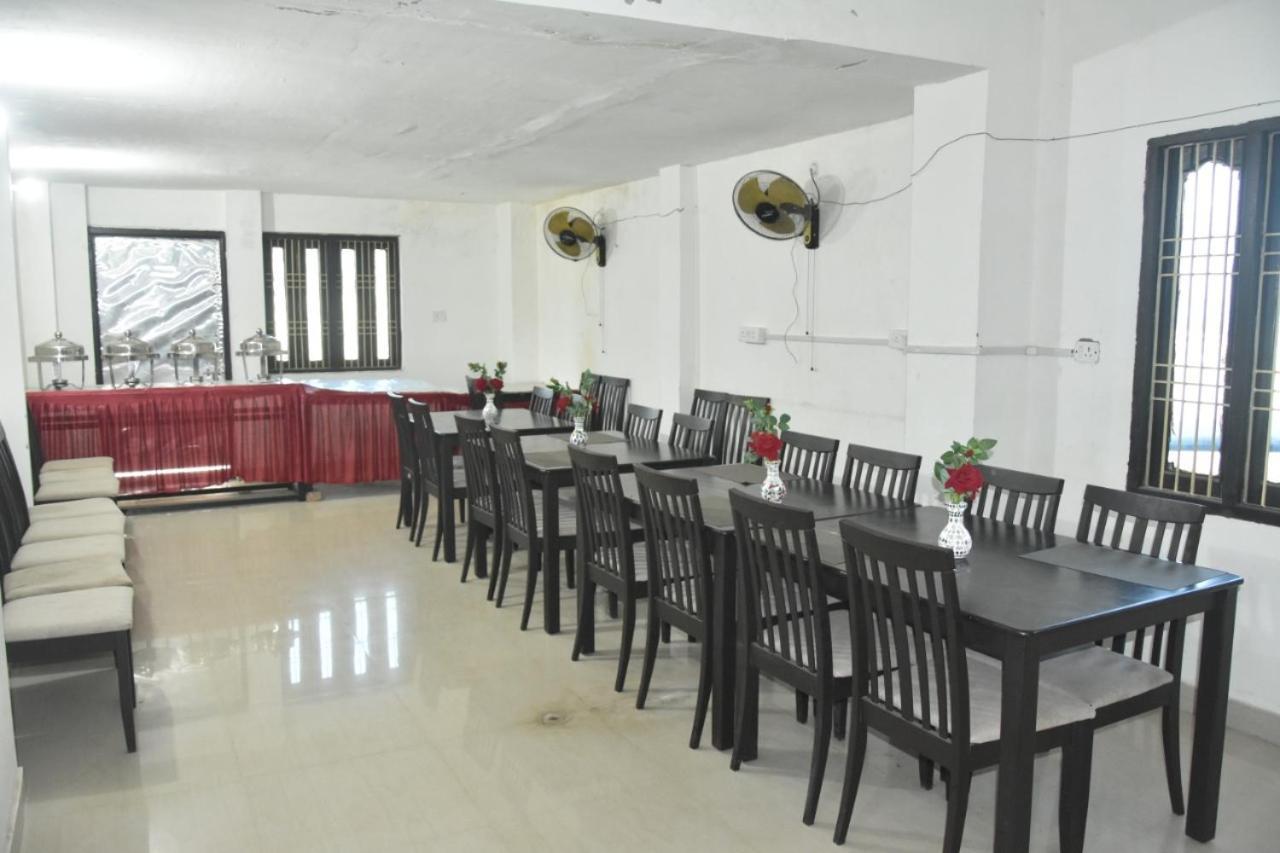 فاراناسي Hotel Yug Residency المظهر الخارجي الصورة
